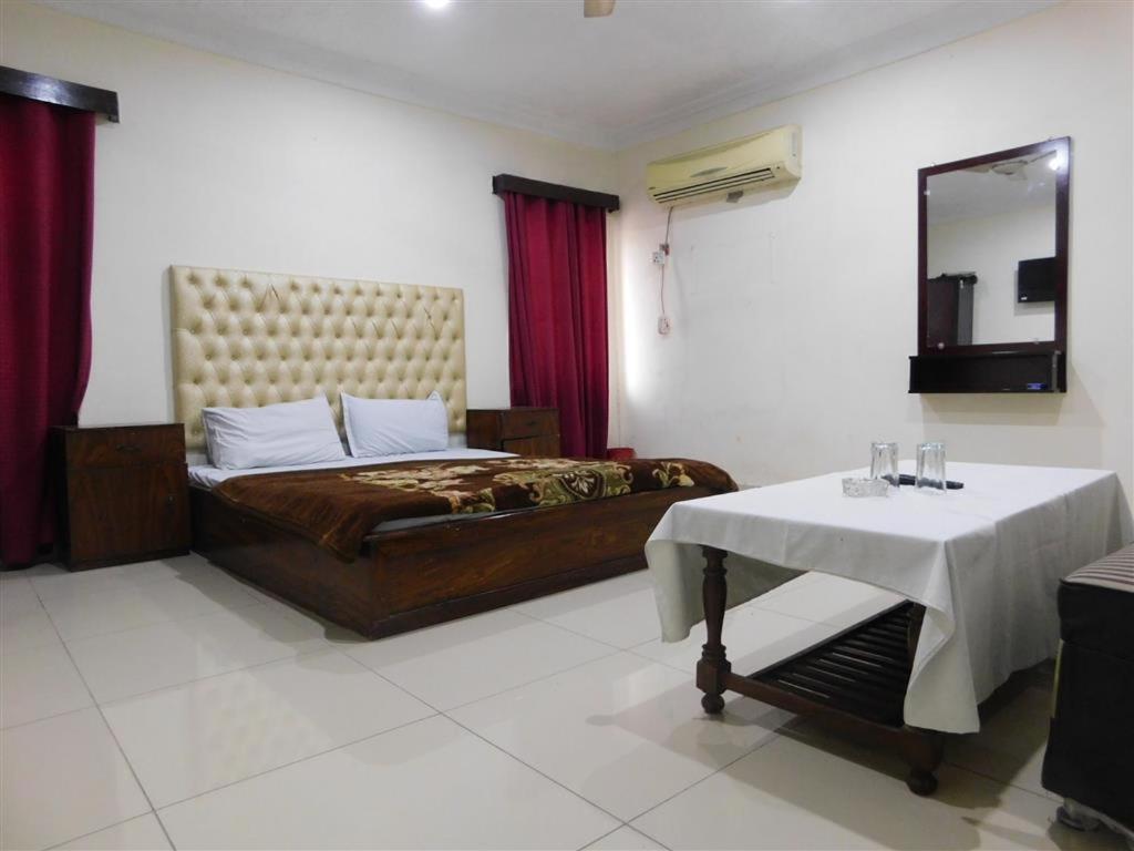 Hotel Humera Bahawalpur Exterior photo